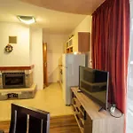Chalet 2 Bedroom, 2 Showeroom Suitable For A Family Skication And Remote Working