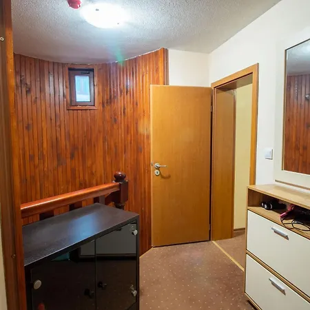 Chalet 2 Bedroom, 2 Showeroom Suitable For A Family Skication And Remote Working