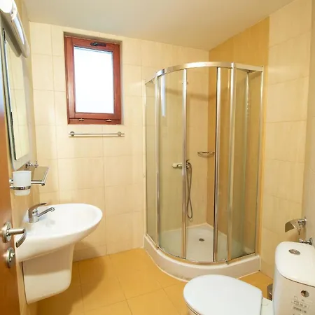 2 Bedroom, 2 Showeroom Villa Suitable For A Family Skication And Remote Working Pamporovo