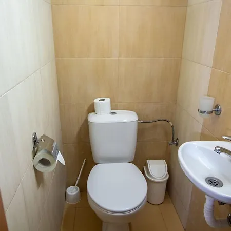 2 Bedroom, 2 Showeroom Villa Suitable For A Family Skication And Remote Working Alpesi faház