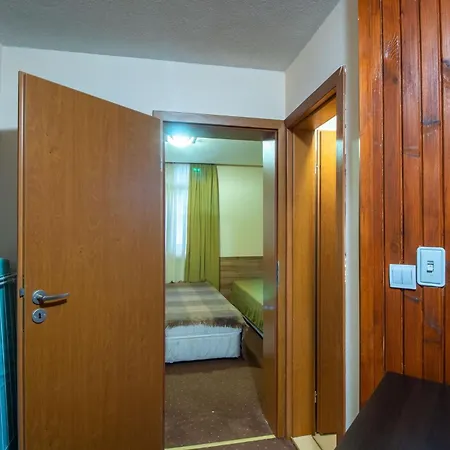 Chalet 2 Bedroom, 2 Showeroom Suitable For A Family Skication And Remote Working *