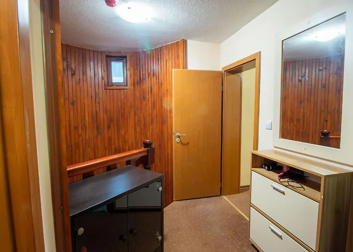 Chalet 2 Bedroom, 2 Showeroom Suitable For A Family Skication And Remote Working