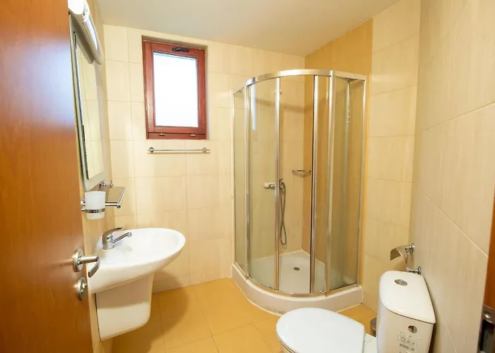 2 Bedroom, 2 Showeroom Suitable For A Family Skication And Remote Working بامبوروفو